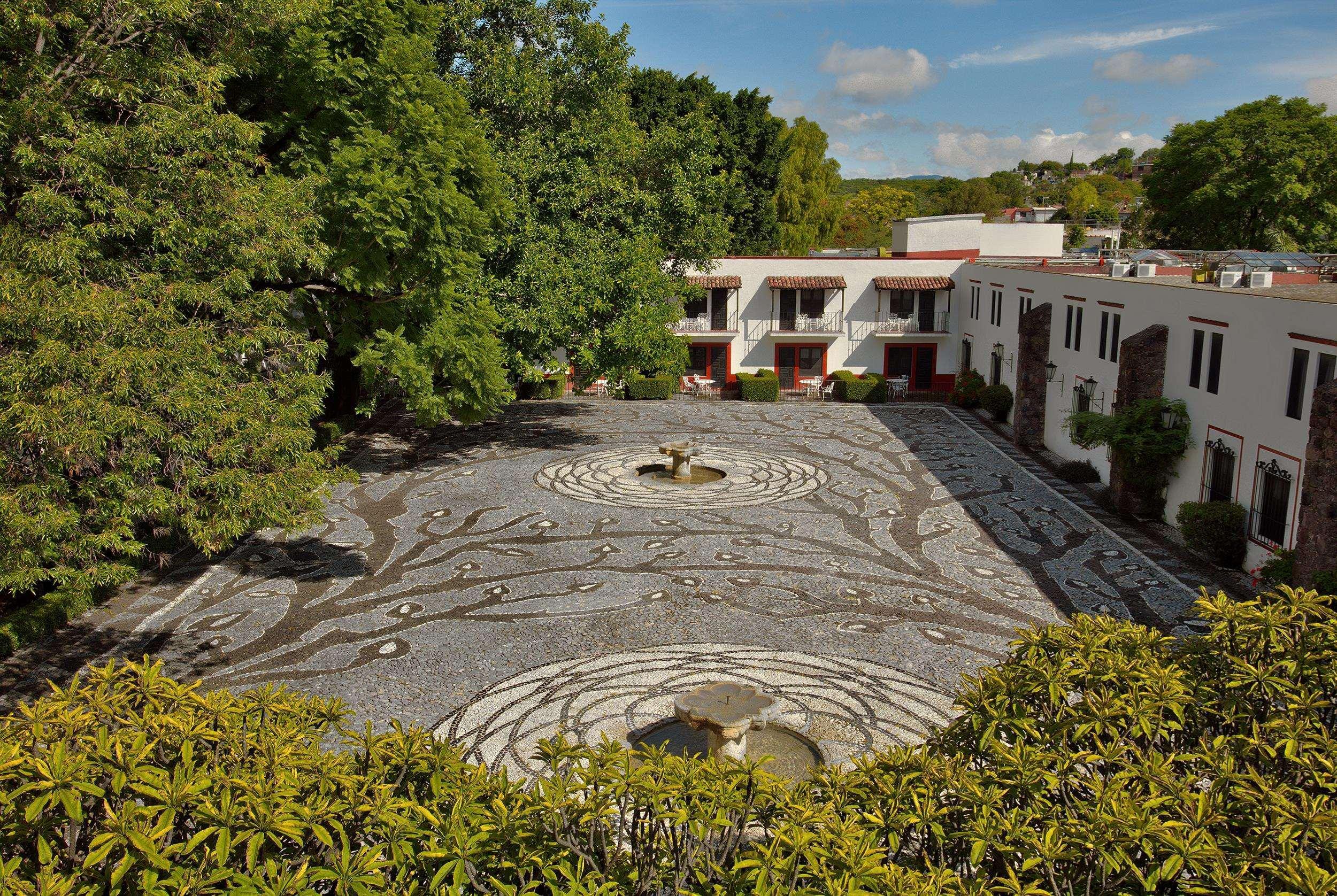 Hotel Hacienda Jurica by Brisas Querétaro Exterior foto The main courtyard of the school