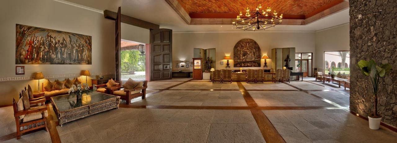 Hotel Hacienda Jurica by Brisas Querétaro Exterior foto The lobby of the Taj Bengal